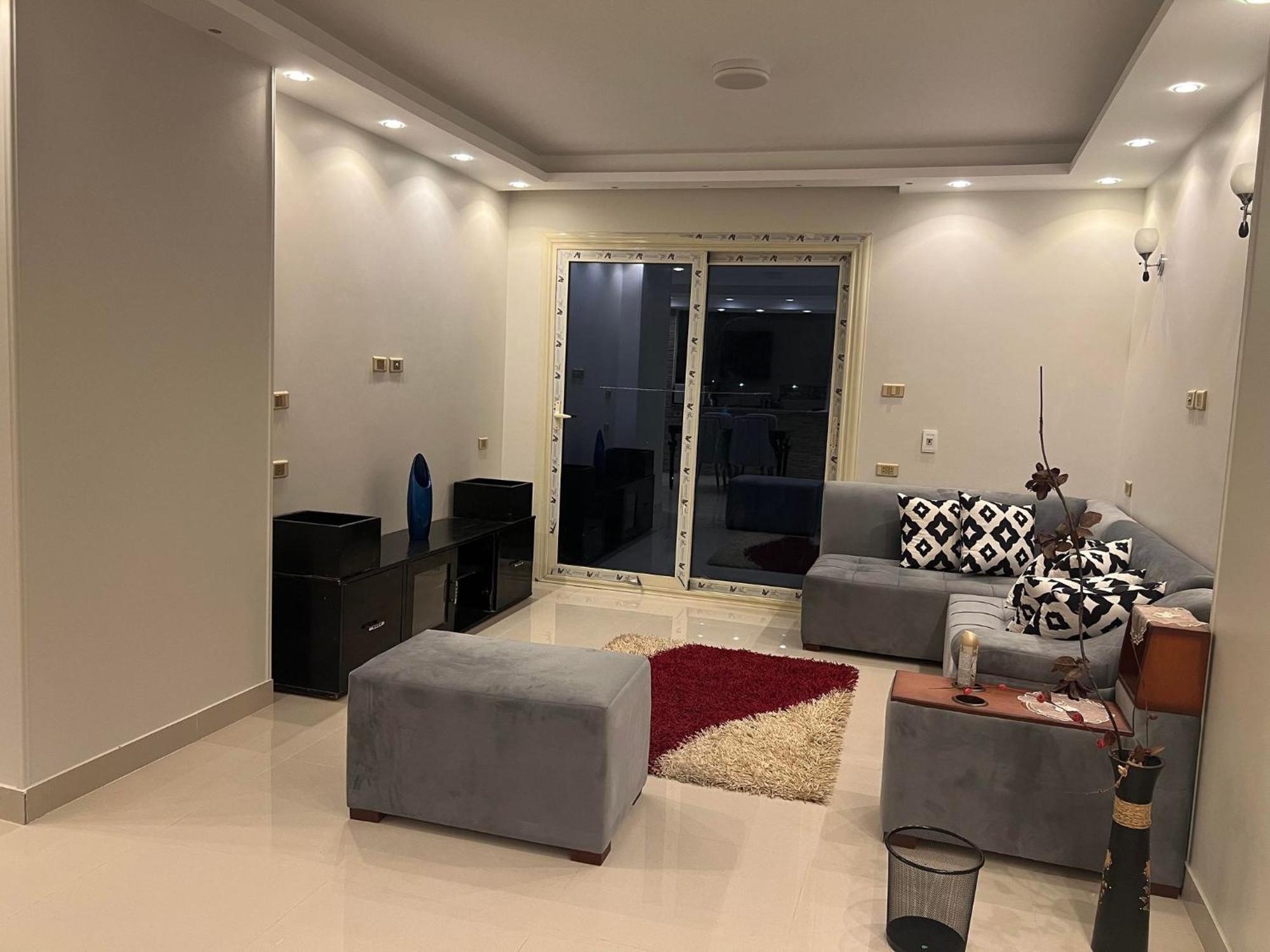 Comfy Luxurious Apartments In Central Location In Mansheyet El Bakry East Кайро Екстериор снимка