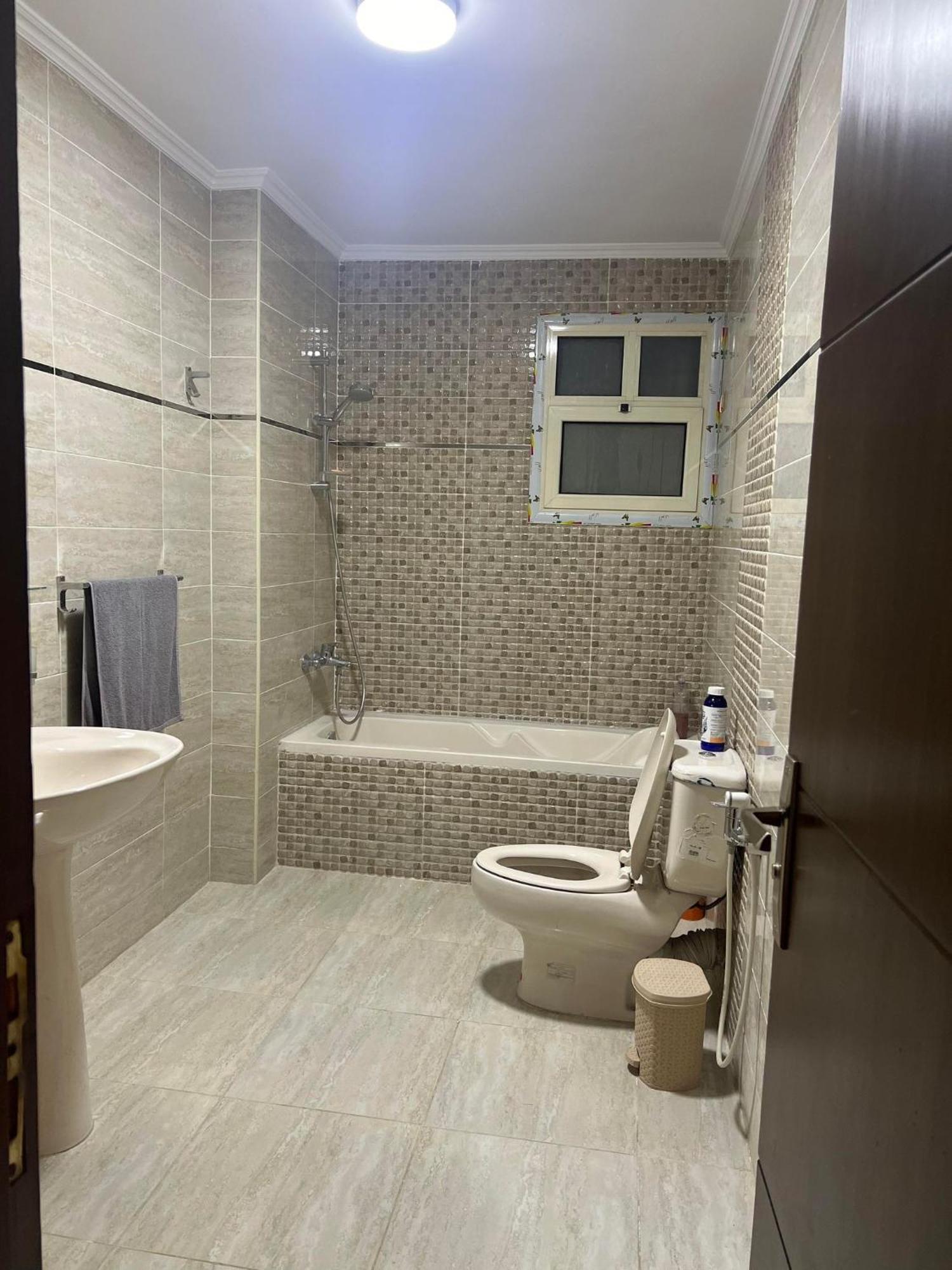 Comfy Luxurious Apartments In Central Location In Mansheyet El Bakry East Кайро Екстериор снимка