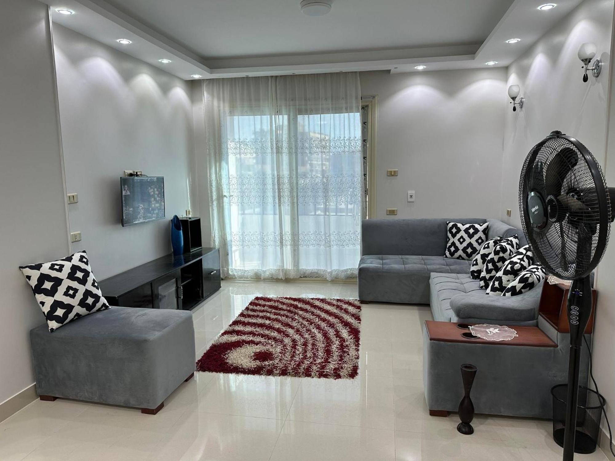 Comfy Luxurious Apartments In Central Location In Mansheyet El Bakry East Кайро Екстериор снимка